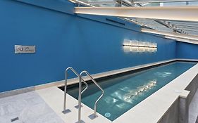 Your Family Getaway - Rooftop Spa & Pool!